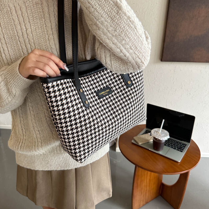 Classic Houndstooth Shoulder Bag – Winter Fashion Handbag for Women