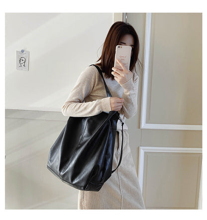 Retro Messenger Tote – Women’s Casual Large Capacity Handbag
